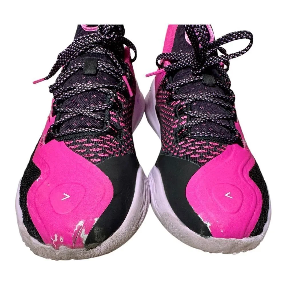 Under Armour wear toes